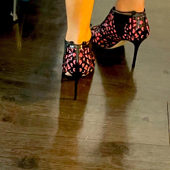 LIKE NEW: Jimmy Choo stilettos - Picture 4 of 7